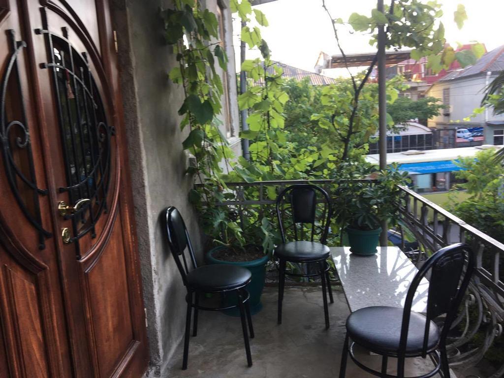 Homestay Izolda Batumi Exterior photo